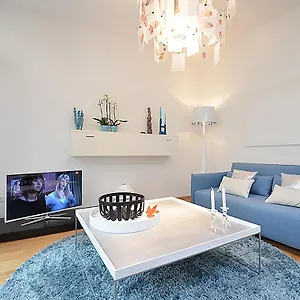 Apartment Design-apartment Close To Isar River Area - Centrally Located 
