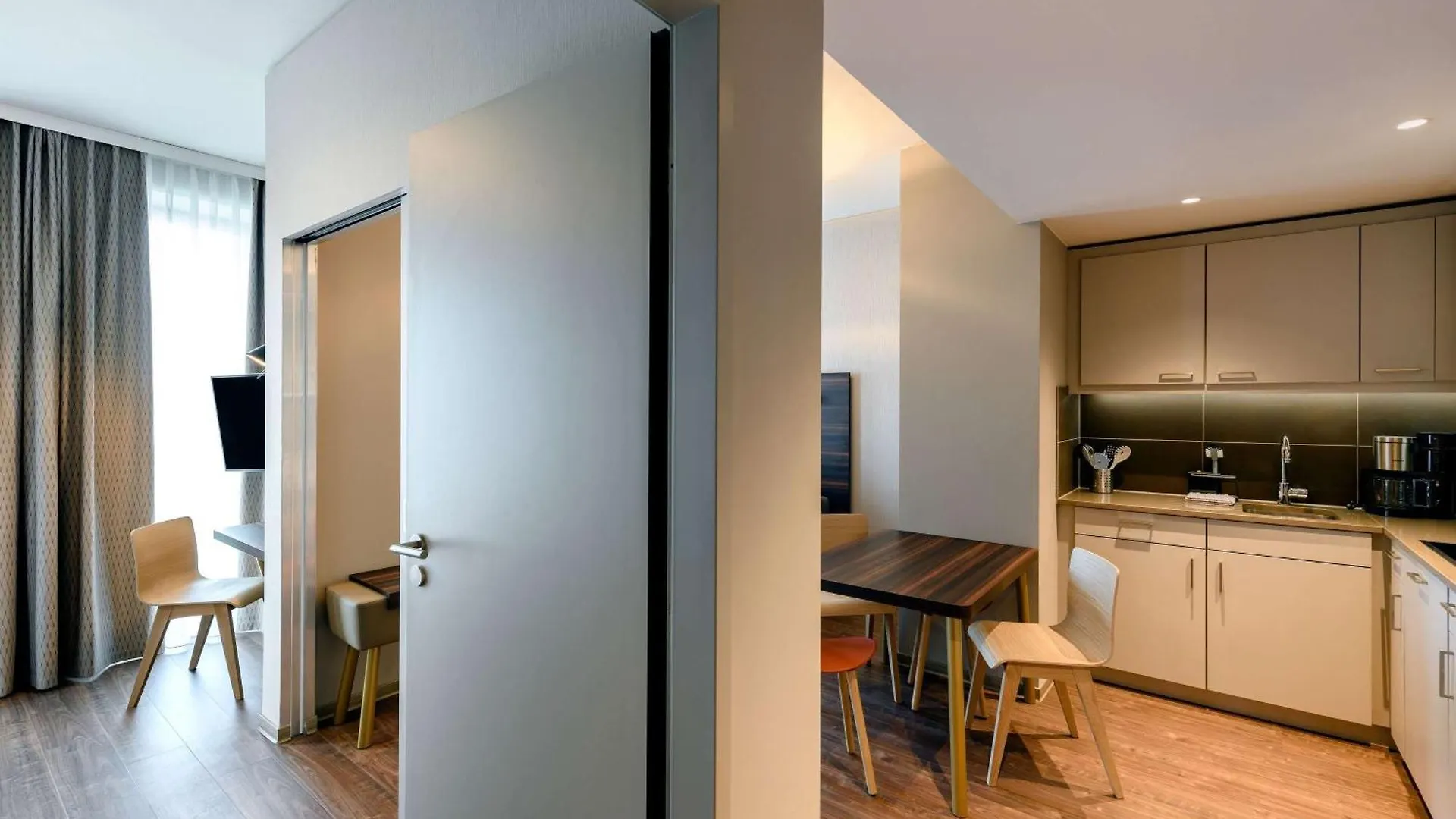Aparthotel Adagio Bremen City 4*,  Almanya